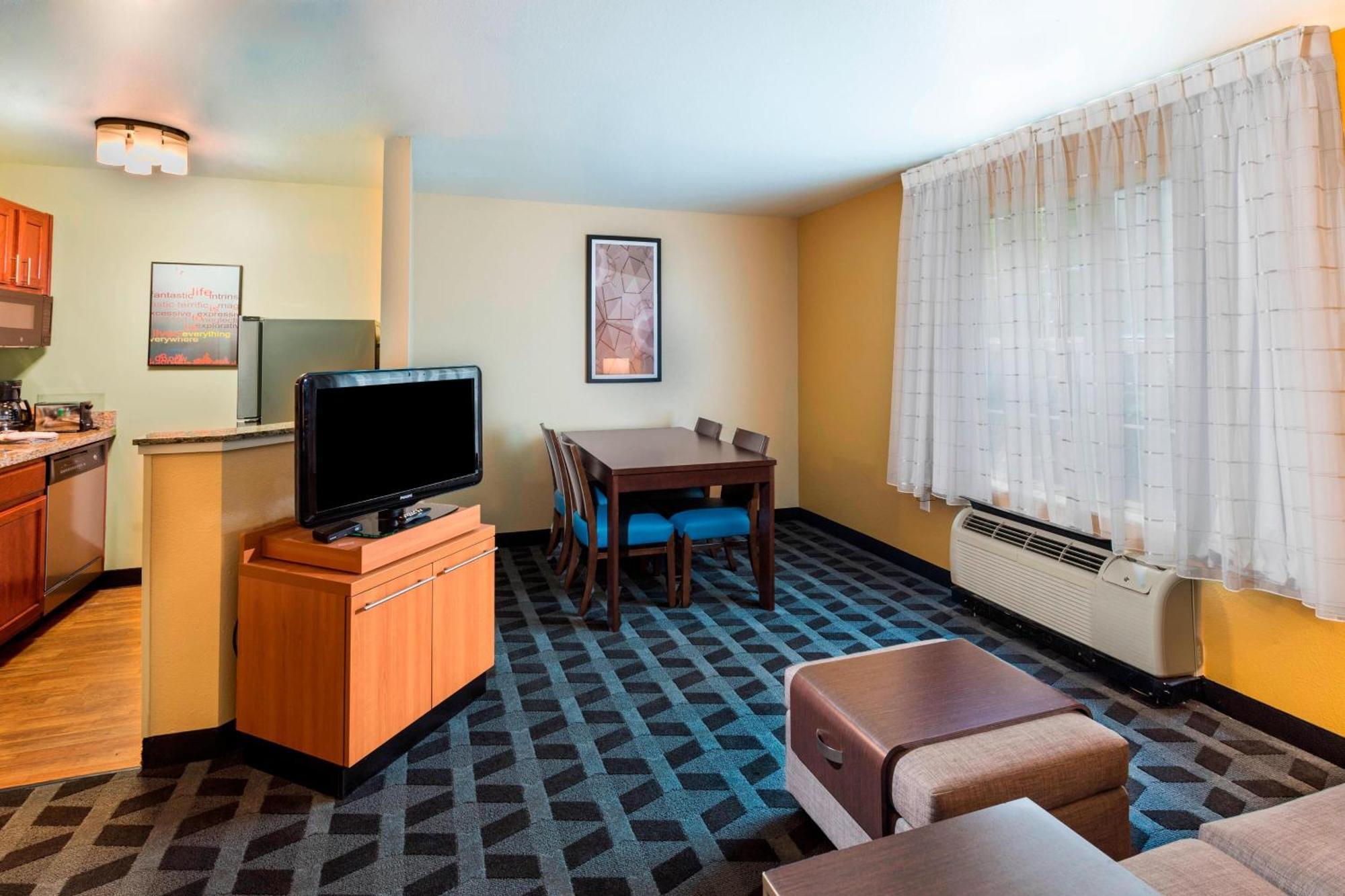 Towneplace Suites By Marriott Atlanta Кеннесо Екстер'єр фото
