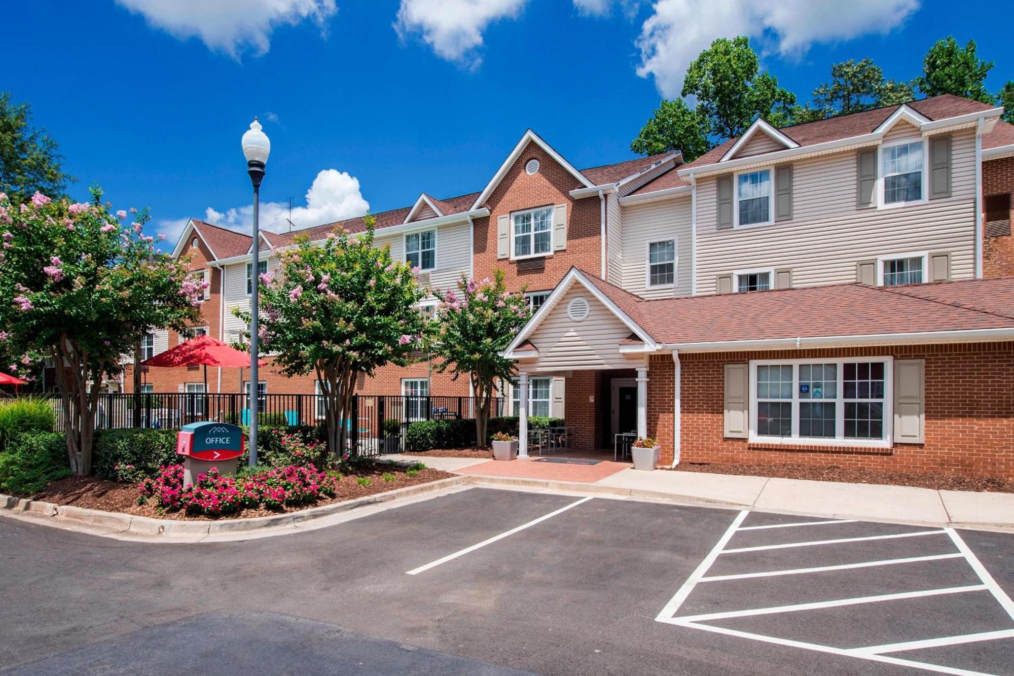 Towneplace Suites By Marriott Atlanta Кеннесо Екстер'єр фото